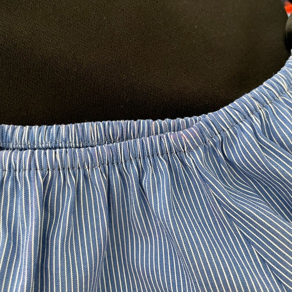 ZARA ruffle sleeve top - Picture 3 of 3